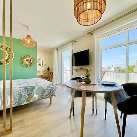 Le Phare Ouest: Oceanfront Retreat with Modern Amenities Apartment Ploemeur Exterior photo