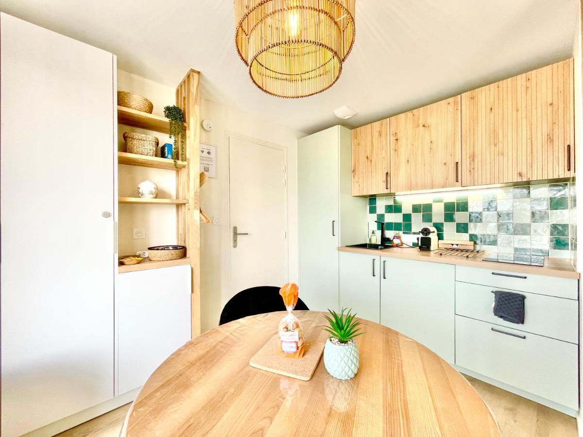 Le Phare Ouest: Oceanfront Retreat With Modern Amenities * Ploemeur